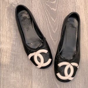 Chanel quilted CC ballet flats